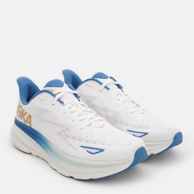 Tênis Hoka Clifton 9, cor branco/azul, vista frontal em ângulo