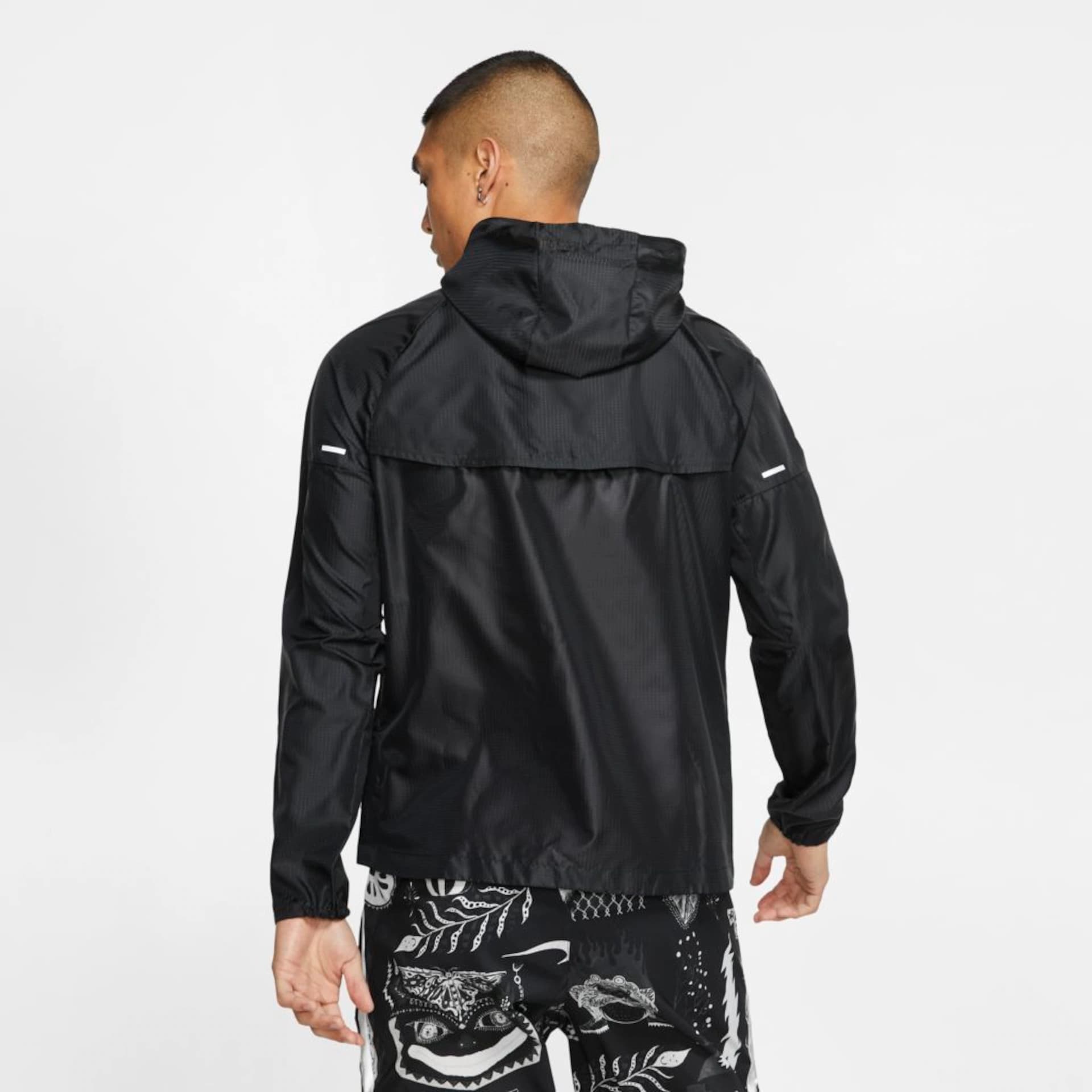 Jaqueta Nike Windrunner, cor preto, vista traseira