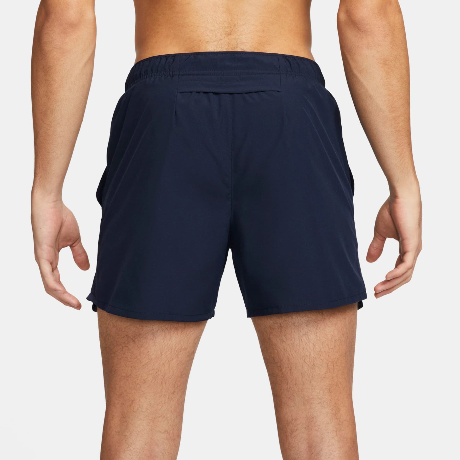 Shorts Nike Challenger 5", cor azul-marinho, vista traseira