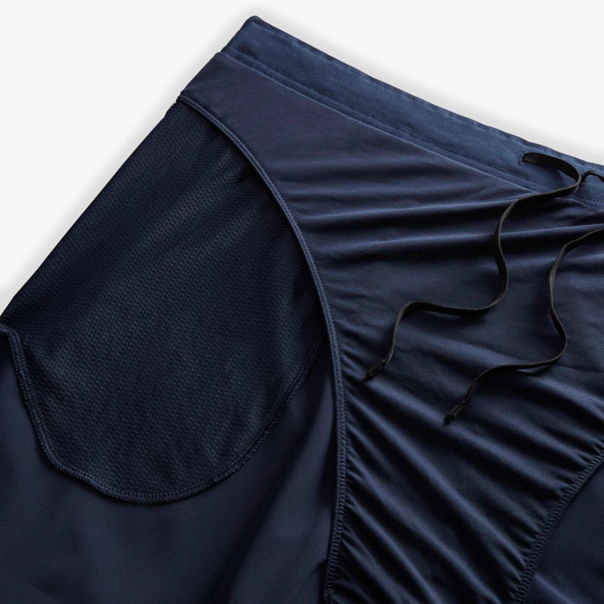 Shorts Nike Challenger 5", cor azul-marinho, detalhe do forro