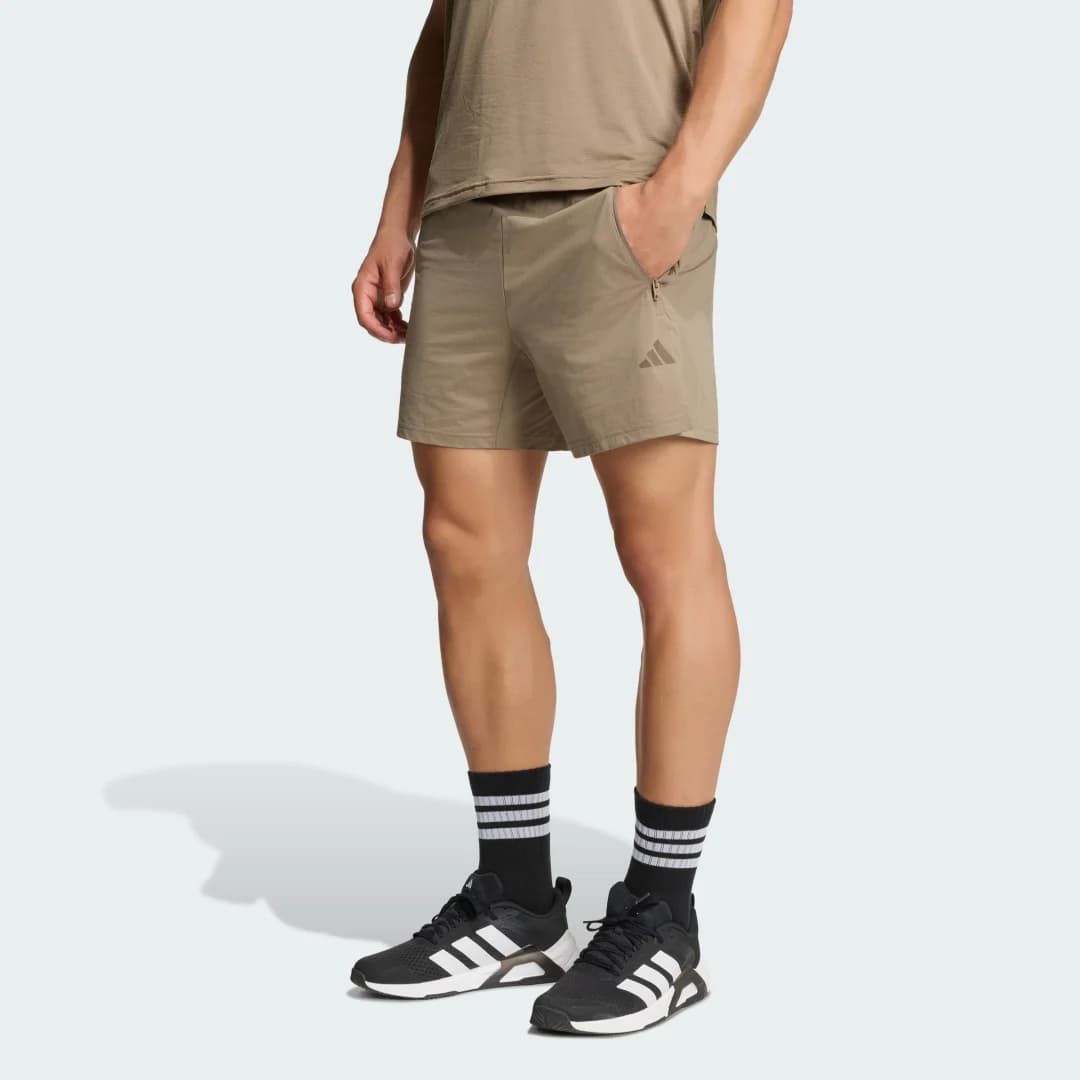 Shorts Treino Tech Intensity Homem adidas · Bege