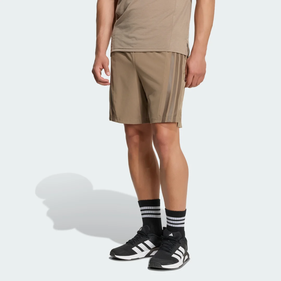 Shorts com Três Listras Projetados Para Treinar Homem adidas · Bege